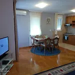 Apartmani Almica