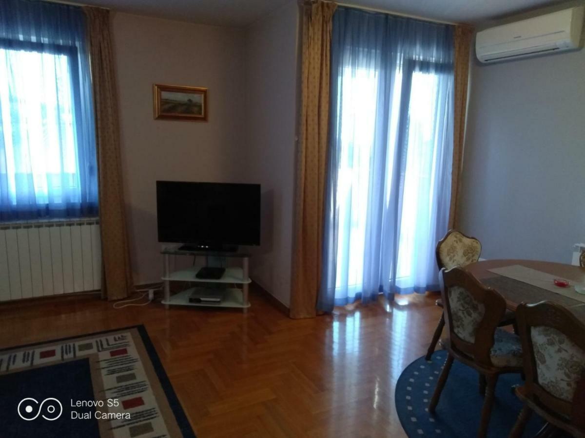 Apartment Almica *